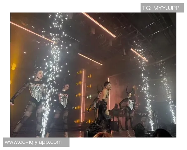 阿里纳斯谈生活选择：播客比夜店更有意义队友凌晨仍在狂欢