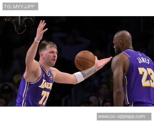 詹姆斯争夺得分王难度加大考辛斯直言东契奇分球太少