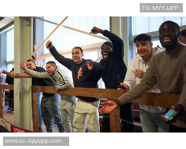 拜仁全队友谊赛后举行团建聚餐活动提升球队凝聚力 拜仁全队友谊赛后举行团建聚餐活动提升球队凝聚力