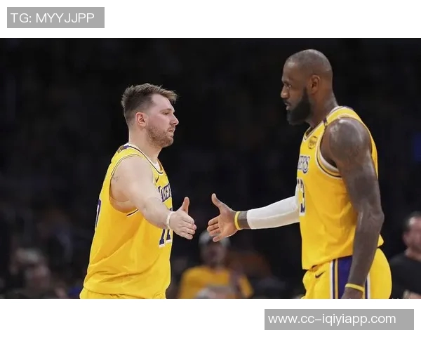 东契奇谈背靠背对阵詹姆斯的挑战强调詹姆斯对比赛的热爱与执着